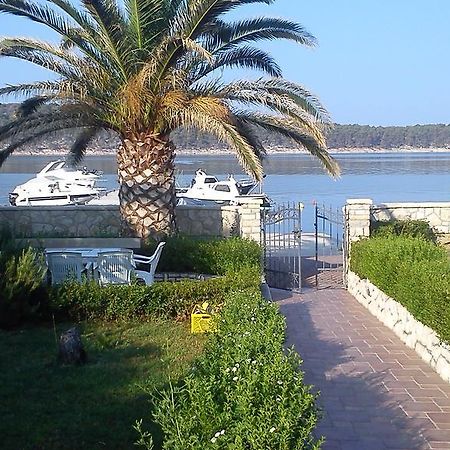 Apartments Nautica Barbat na Rabu Стая снимка