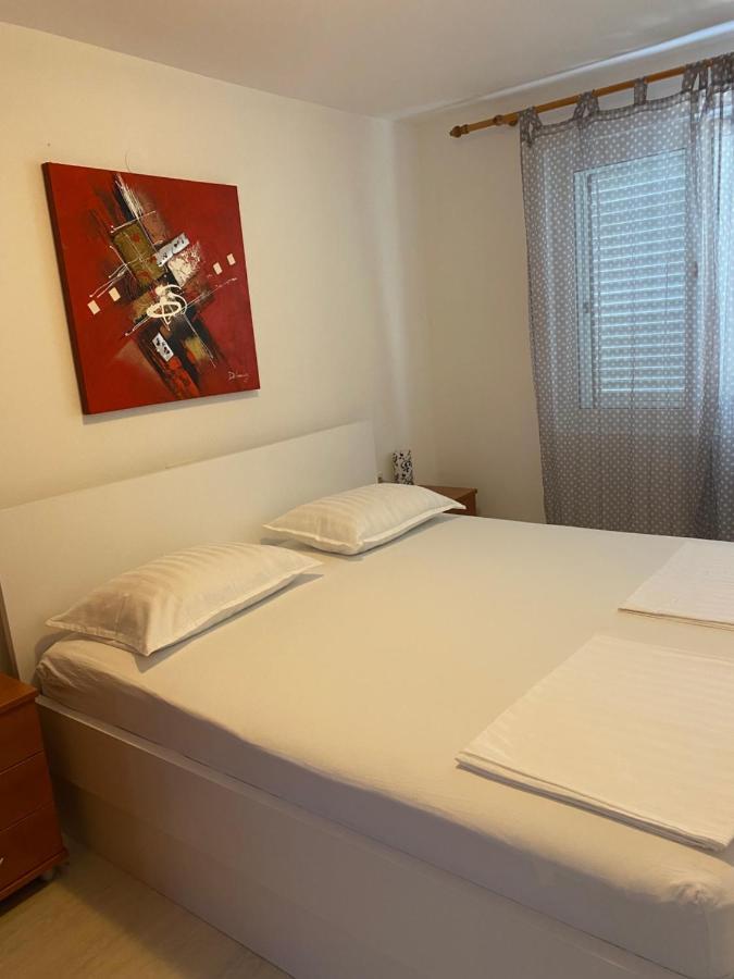 Apartments Nautica Barbat na Rabu Екстериор снимка