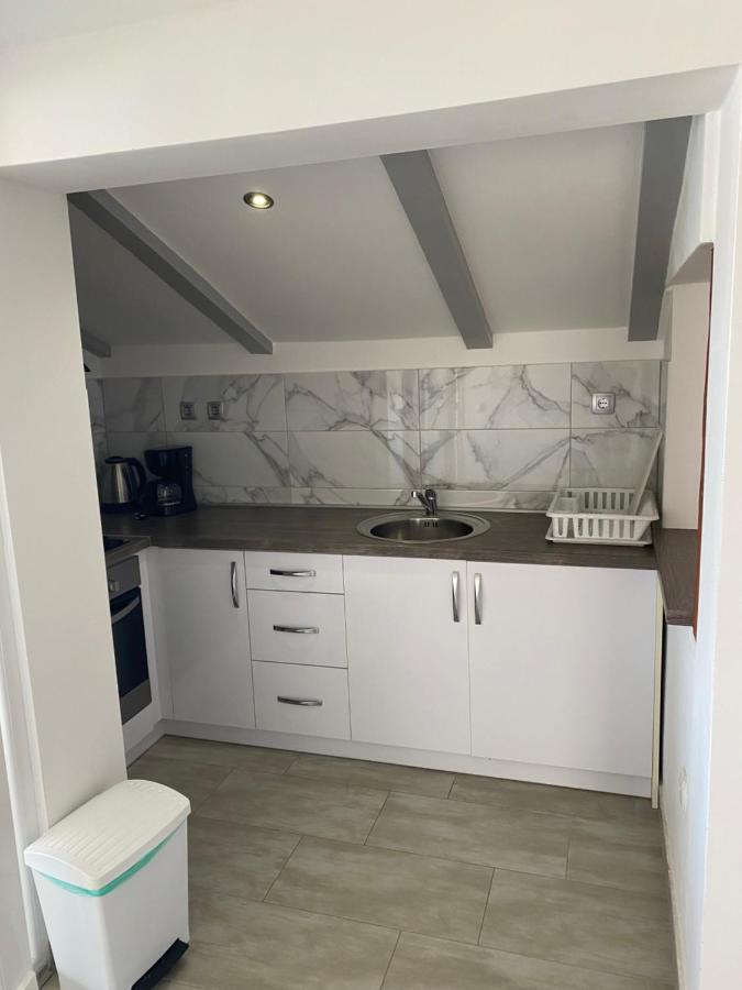 Apartments Nautica Barbat na Rabu Екстериор снимка