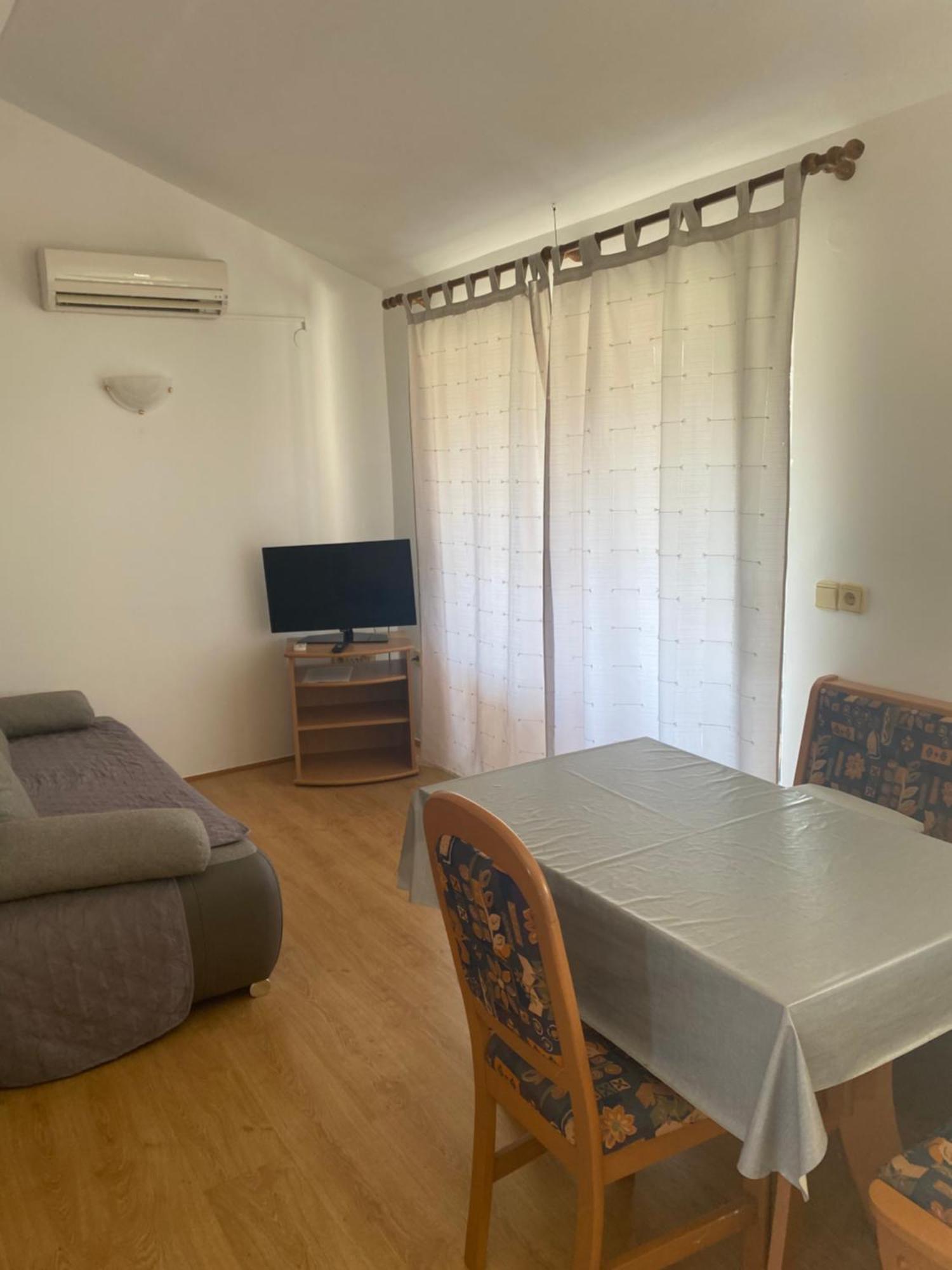 Apartments Nautica Barbat na Rabu Екстериор снимка