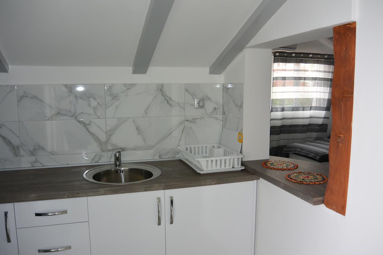 Apartments Nautica Barbat na Rabu Екстериор снимка