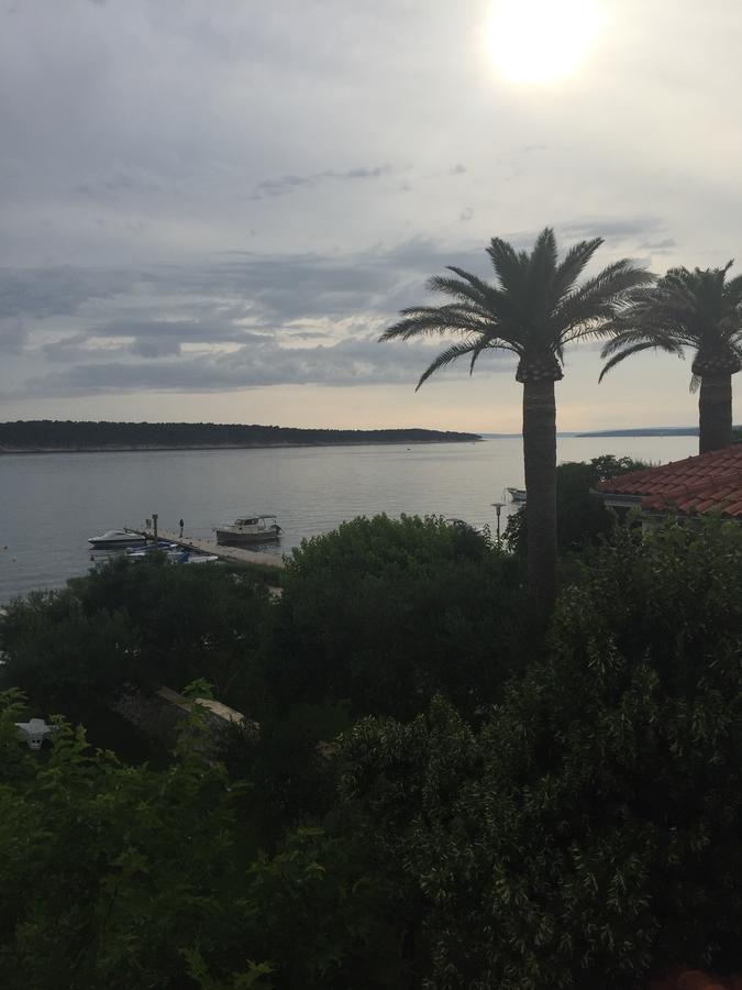 Apartments Nautica Barbat na Rabu Екстериор снимка
