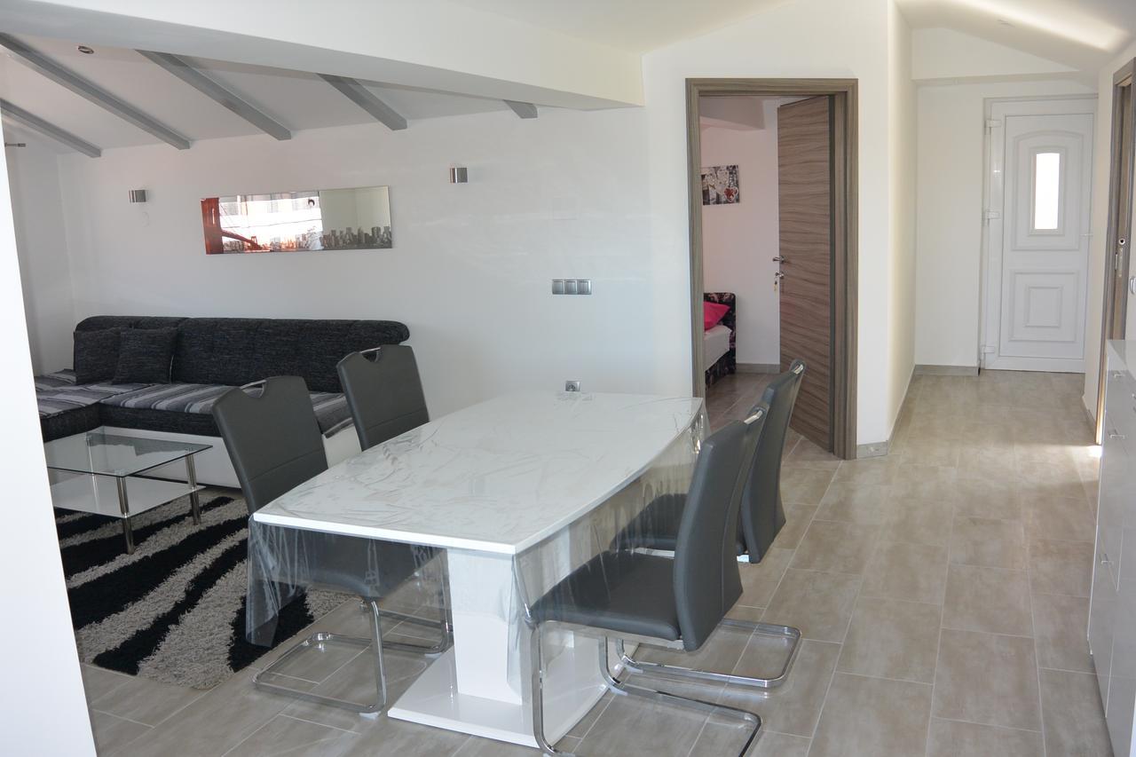 Apartments Nautica Barbat na Rabu Екстериор снимка