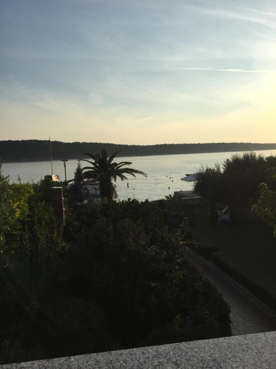 Apartments Nautica Barbat na Rabu Екстериор снимка