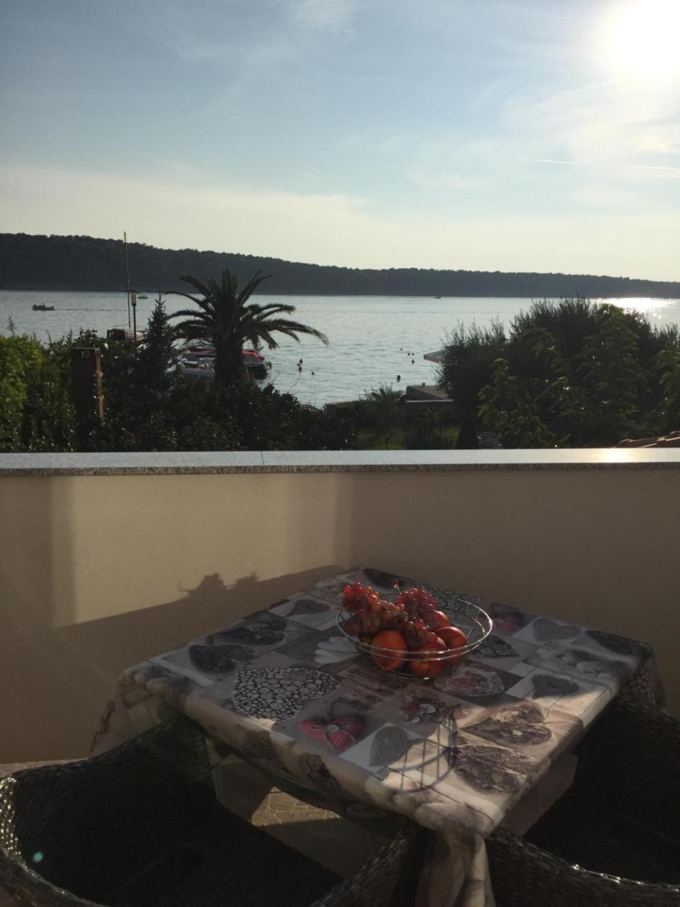 Apartments Nautica Barbat na Rabu Екстериор снимка