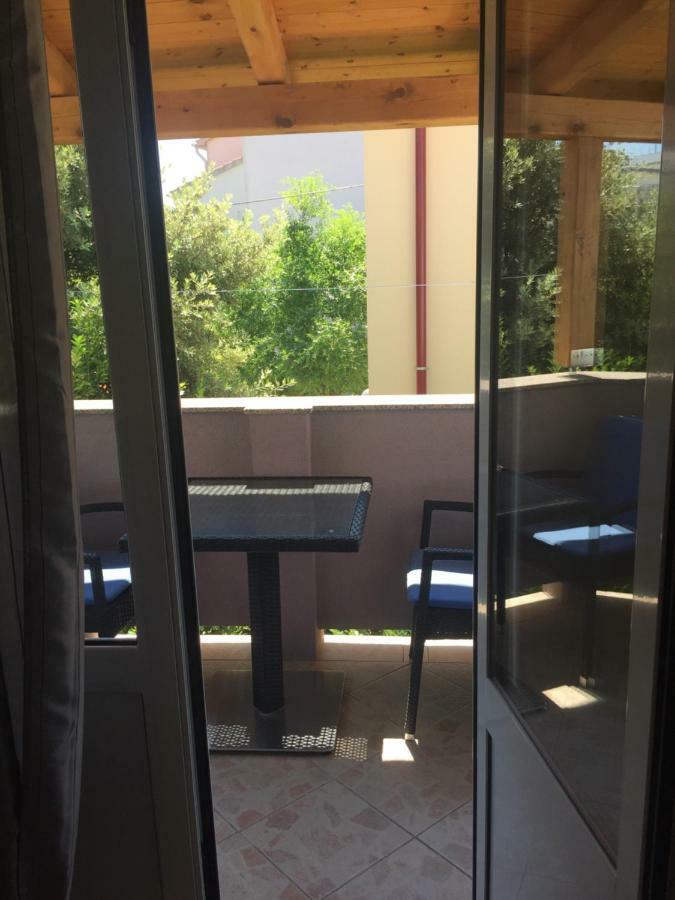 Apartments Nautica Barbat na Rabu Екстериор снимка