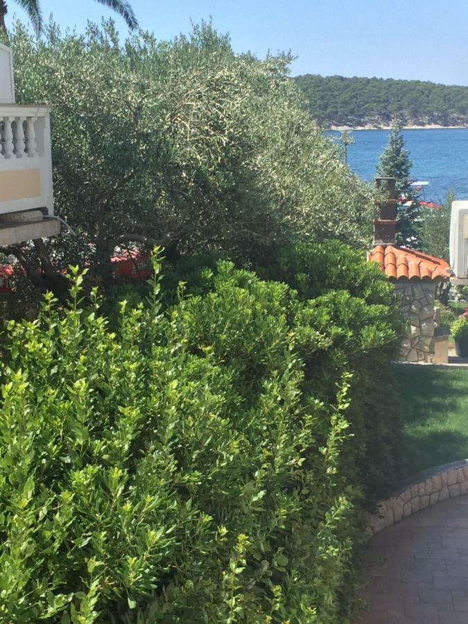 Apartments Nautica Barbat na Rabu Екстериор снимка